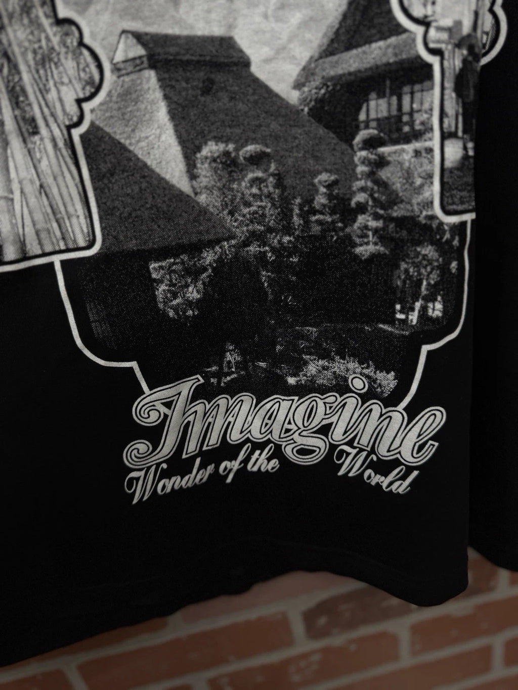 Louis Vuitton Mens Mountain Black/White T-shirt