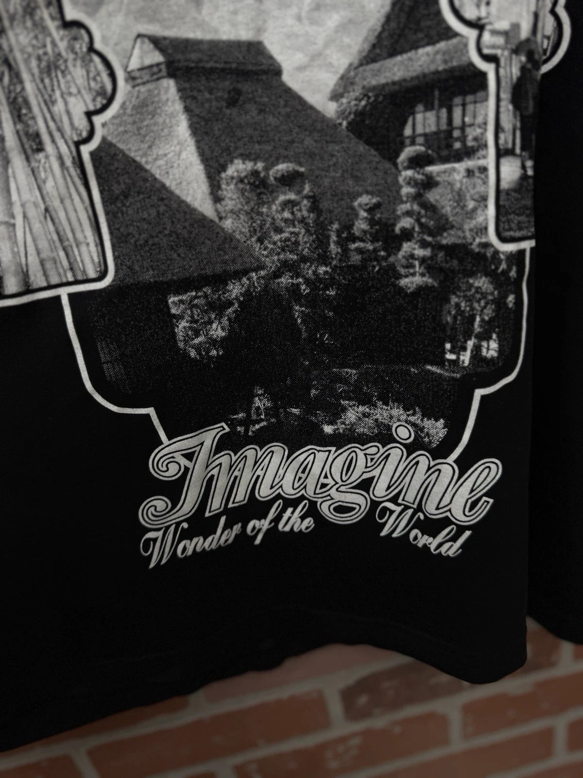 Louis Vuitton Mens Mountain Black/White T-shirt