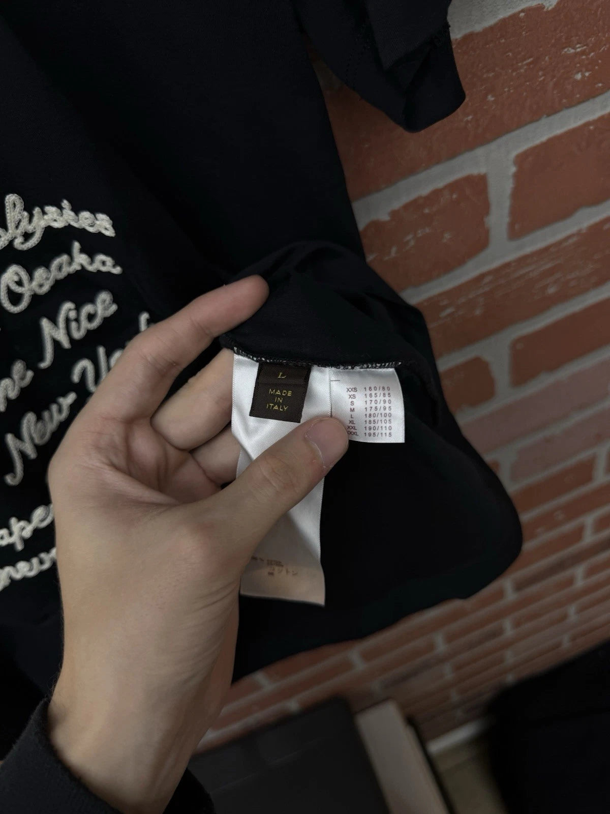 Louis Vuitton Wording Black/White T-shirt