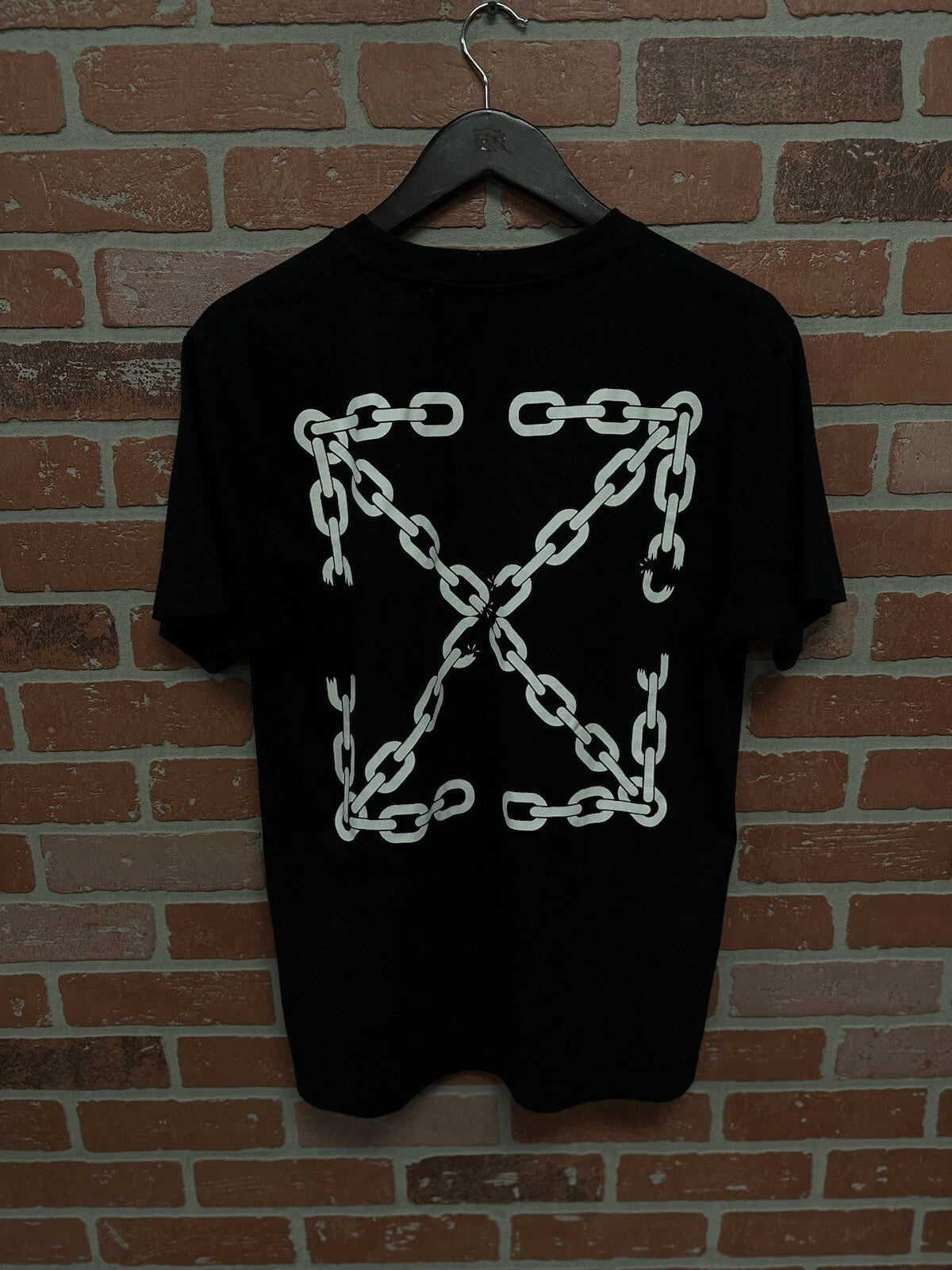 Off- Chain Over Tee Arrow Back Print T-Shirt - Deadstockdenimla
