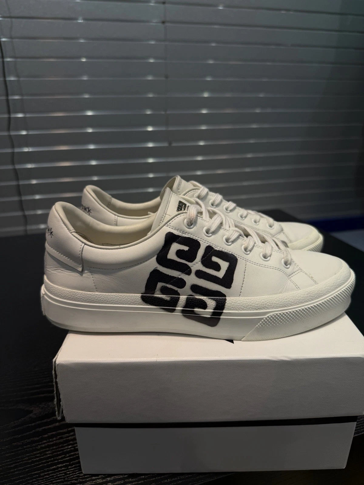 Givenchy Low Top White/Black