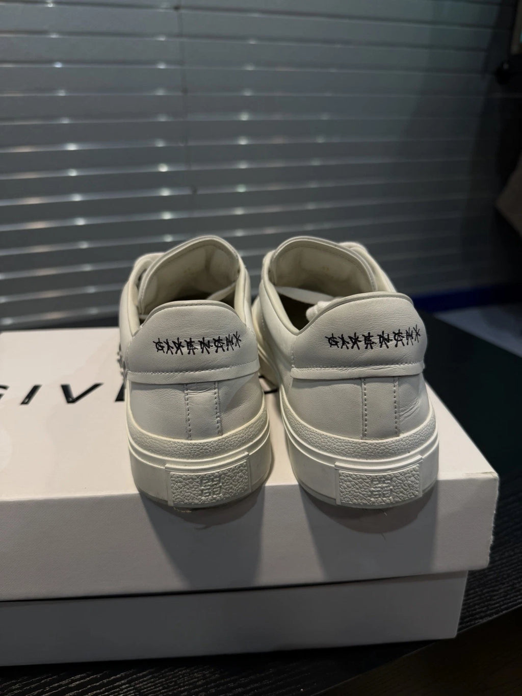 Givenchy Low Top White/Black