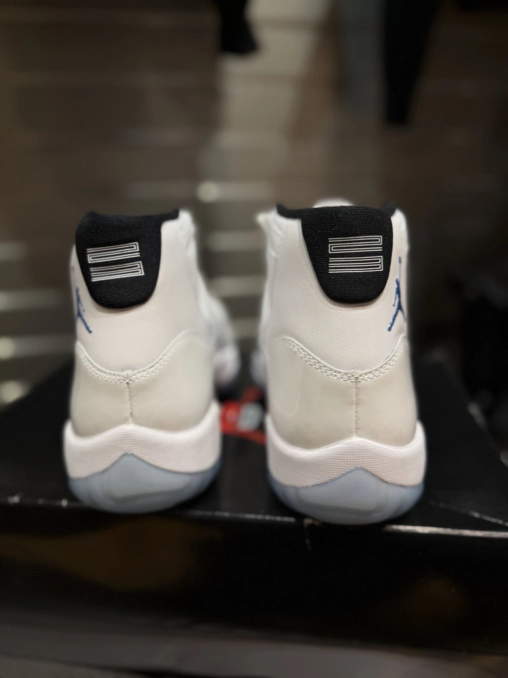 Air Jordan 11 Retro Legend Blue