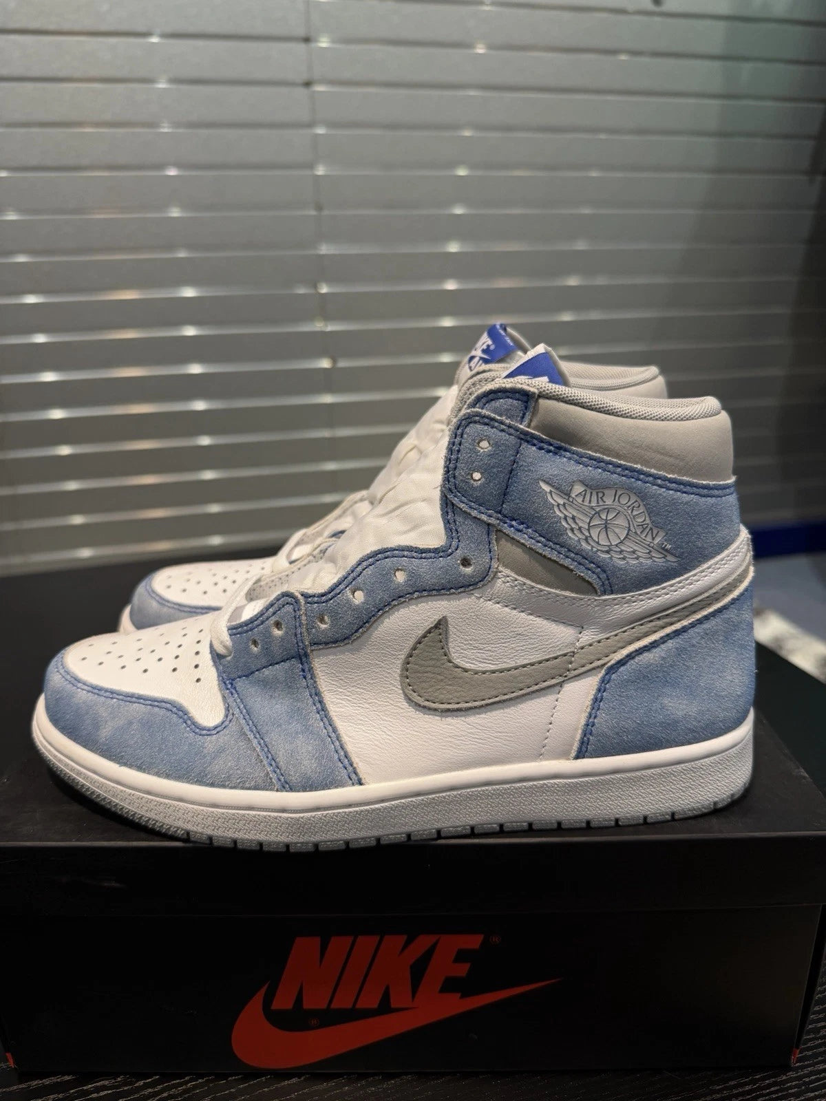 Nike Air Jordan 1 Retro High OG Hyper Royal White/Blue Suede