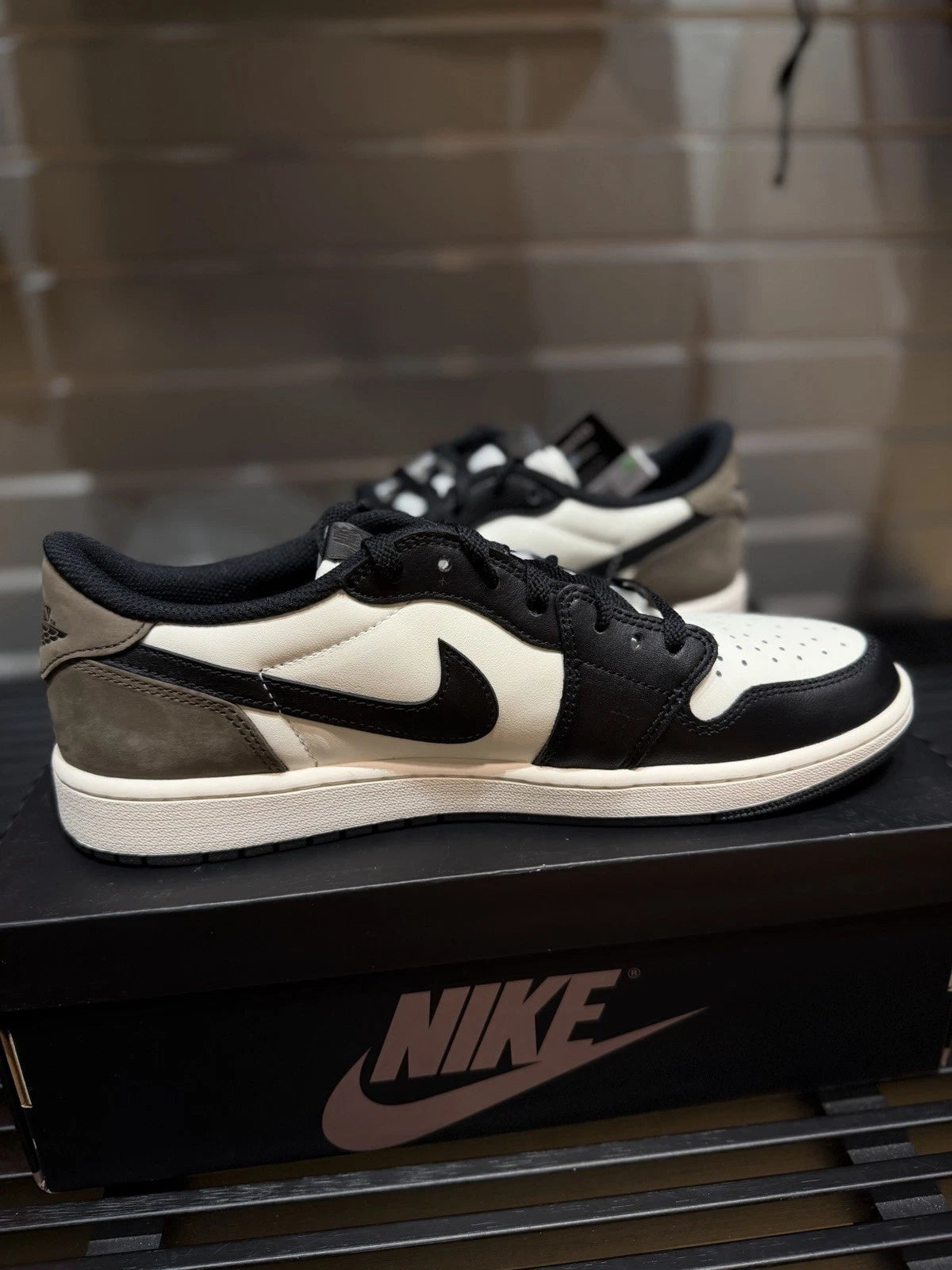 Air Jordan 1 Retro OG Low Mocha