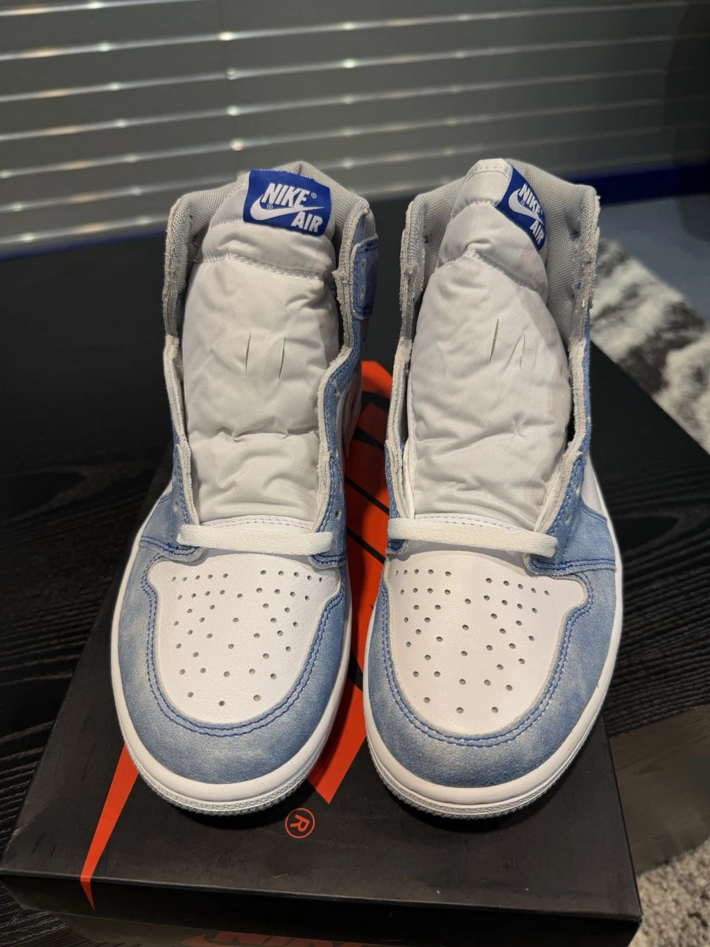 Nike Air Jordan 1 Retro High OG Hyper Royal White/Blue Suede