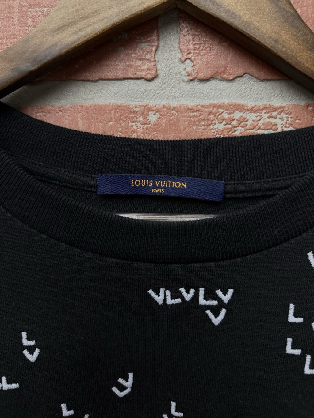 Louis Vuitton Letter Black/White - Deadstockdenimla