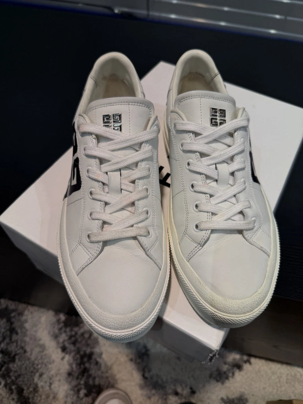 Givenchy Low Top White/Black