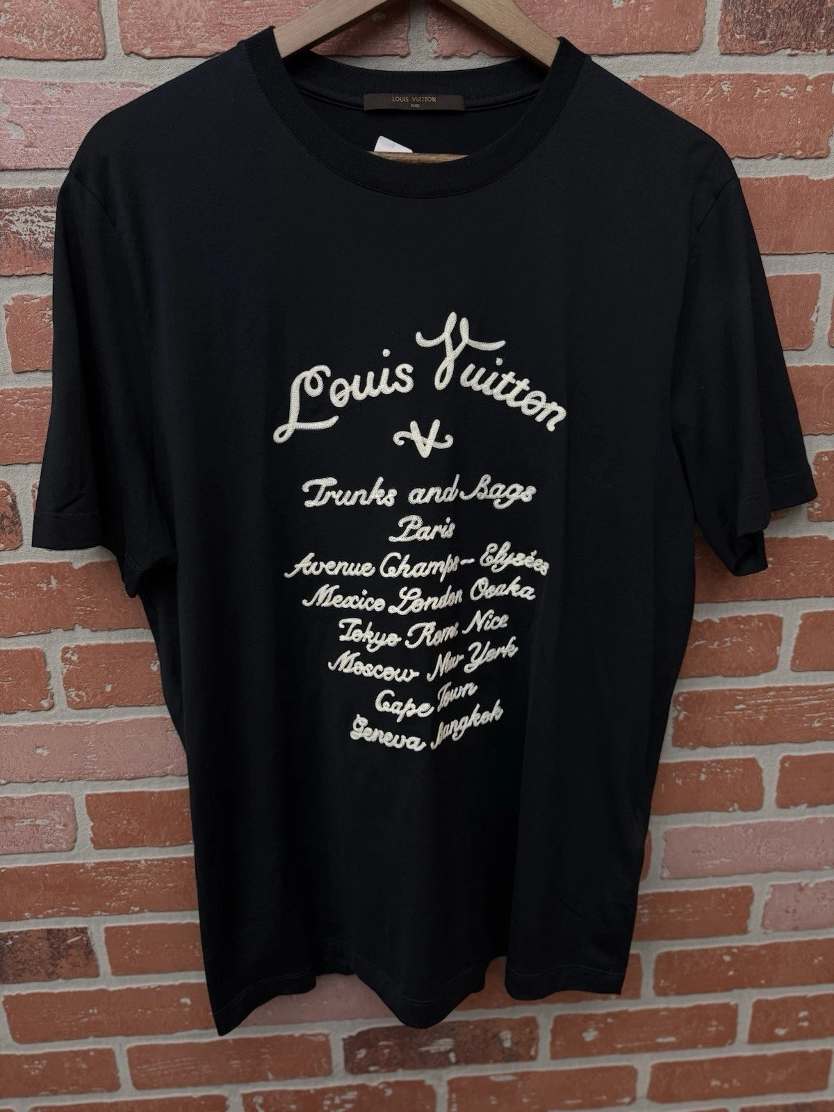 Louis Vuitton Wording Black/White T-shirt