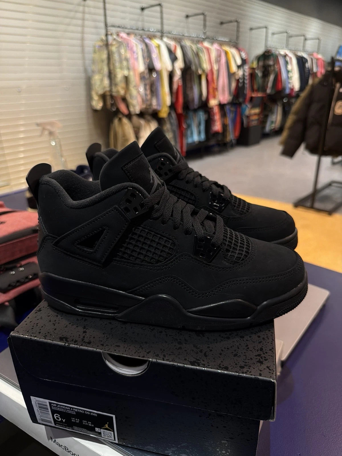 Air Jordan 4 Retro "Black Cat"