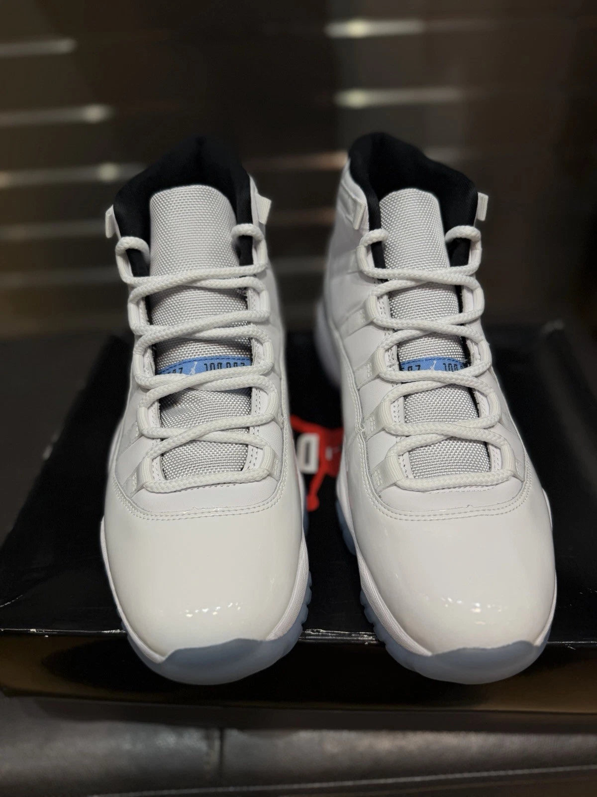 Air Jordan 11 Retro Legend Blue