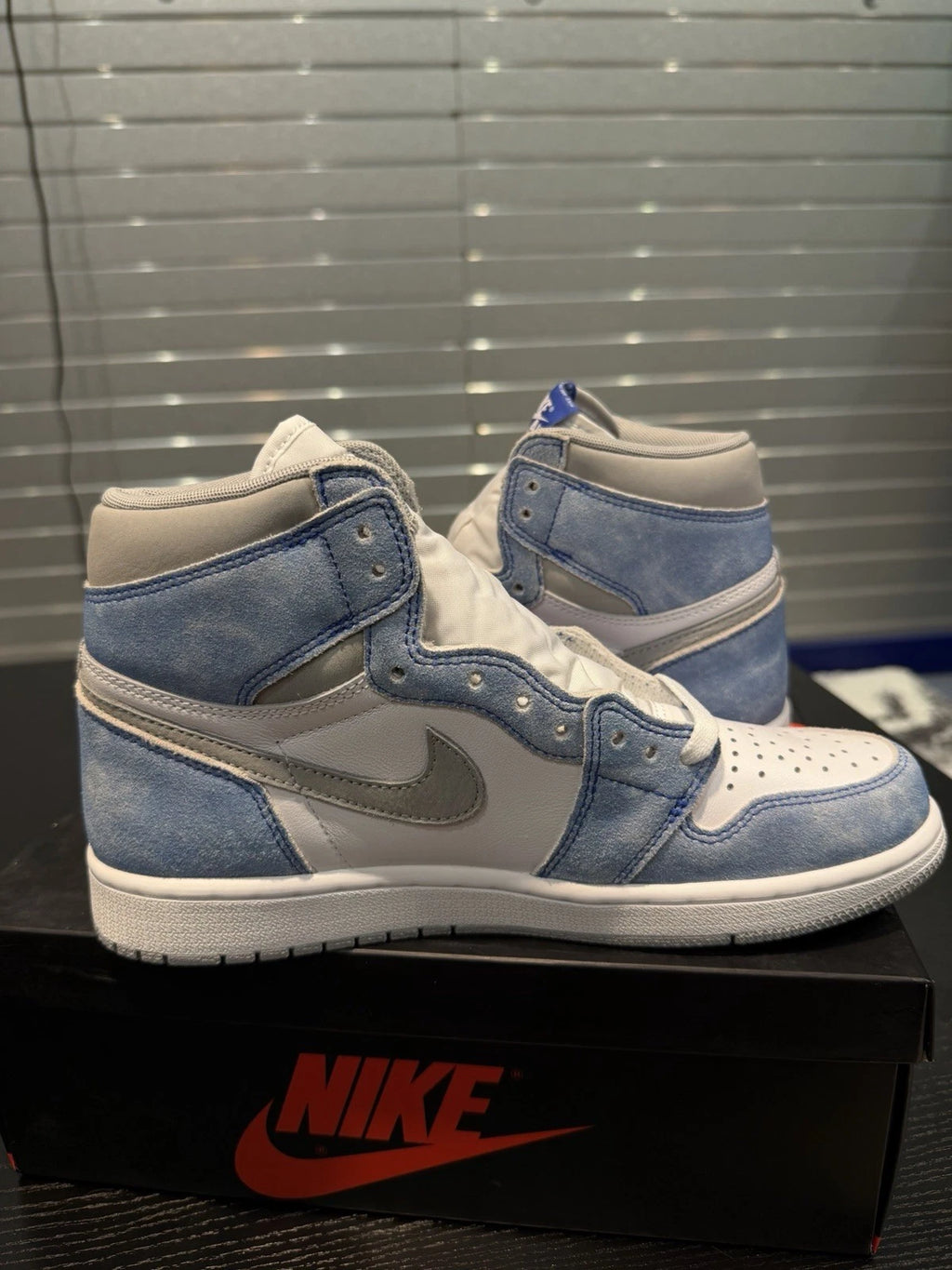 Nike Air Jordan 1 Retro High OG Hyper Royal White/Blue